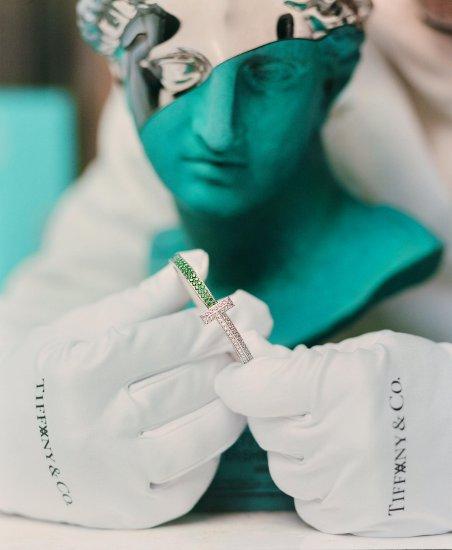 Tiffany Arsham Studio联名限量版Tiffany T1系列18K白金镶嵌沙弗莱石及钻石手镯